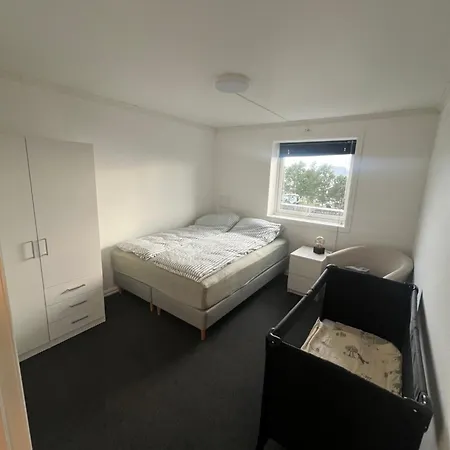 公寓 Basement On Ulstein