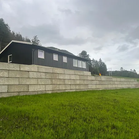 Basement On Ulstein 于尔斯泰因维克